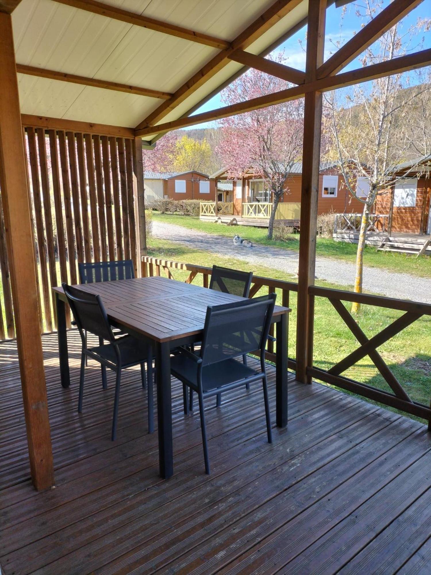 Village De Chalets Et Camping La Pierre De L'Aigle La Bréole Cameră foto